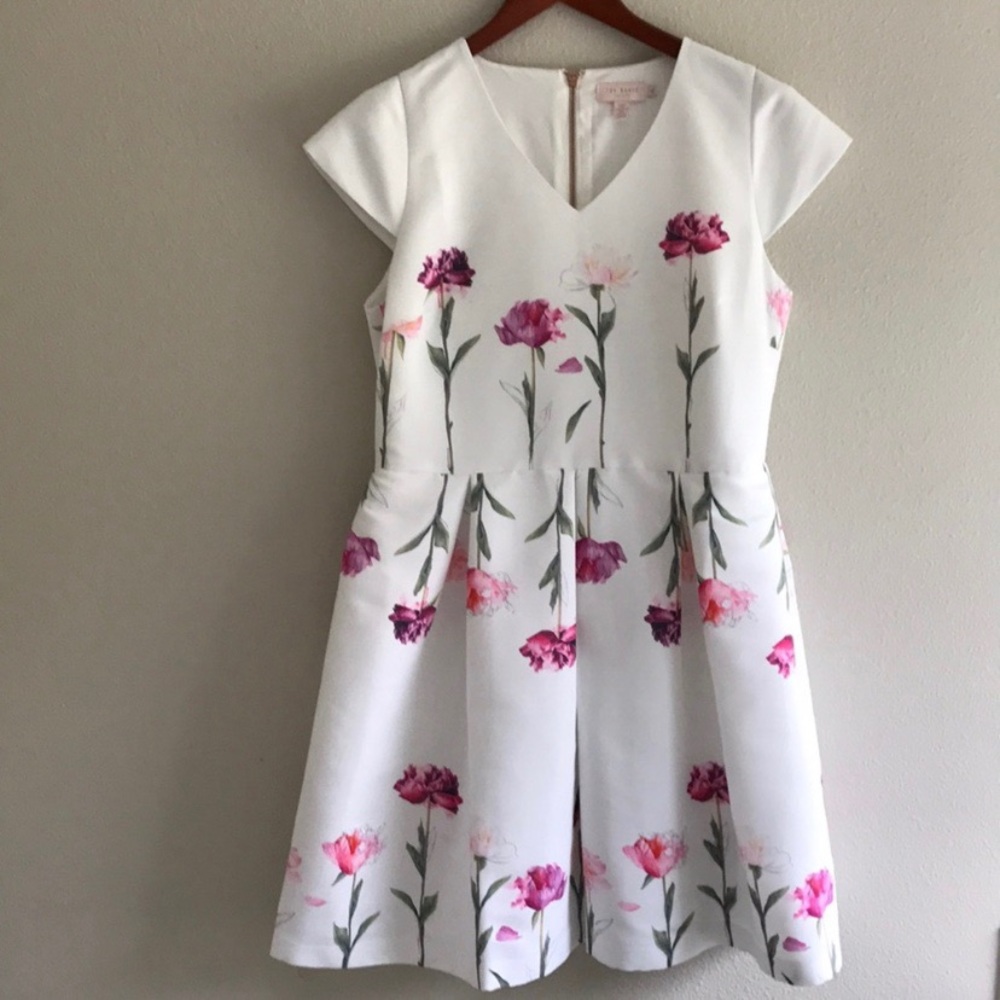GORGEOUS Ted Baker SZ L dress NWOT 🌸